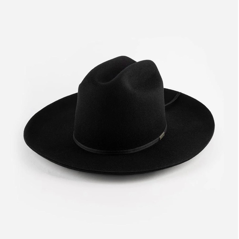 GIGI PIP Ezra Black Hat